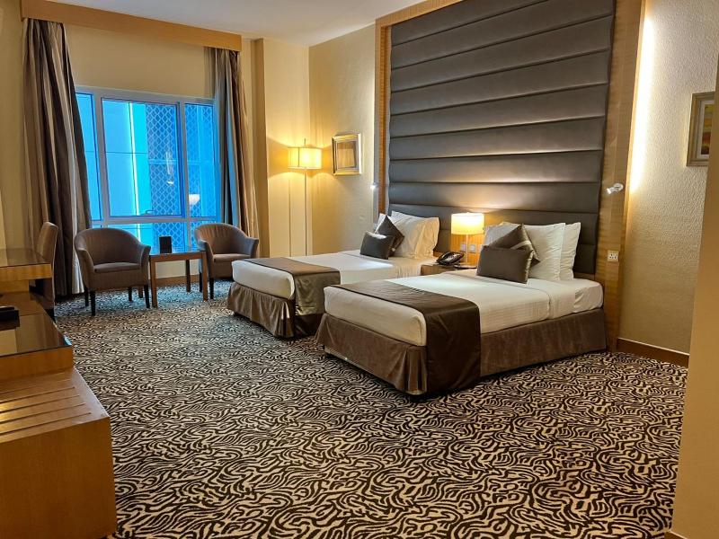 Superior Twin Room image 1