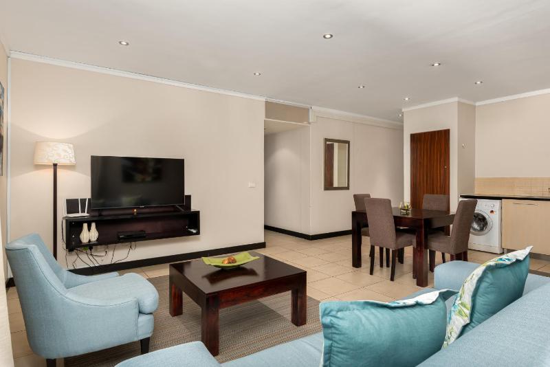 One-Bedroom Apartment image 3