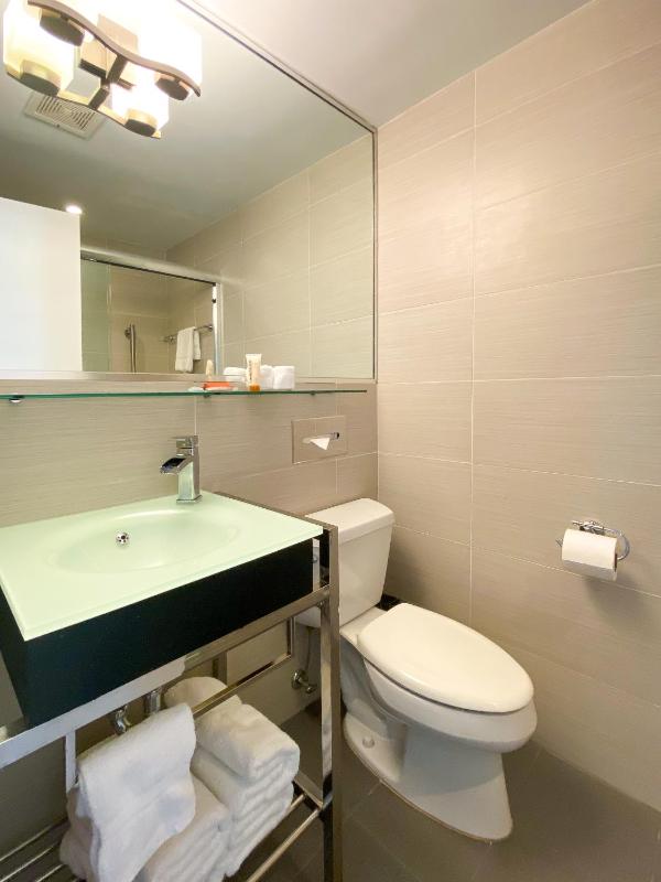 Signature Ocean View King image 4