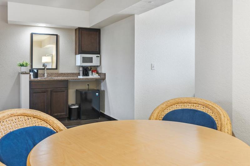 King Suite with Fireplace image 2