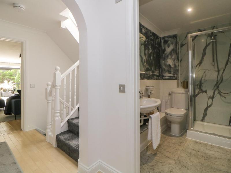 Brompton Gardens - image 11