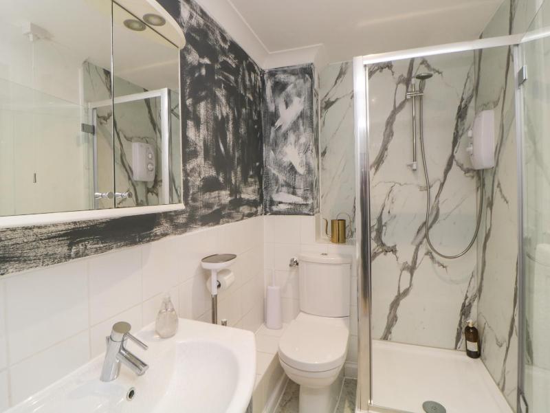 Brompton Gardens - image 6