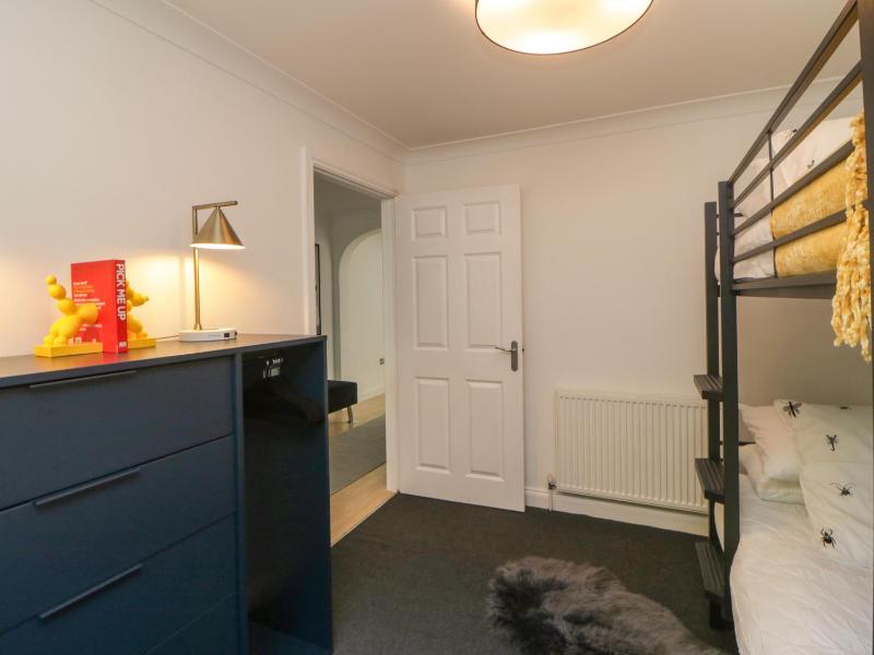Brompton Gardens - image 43