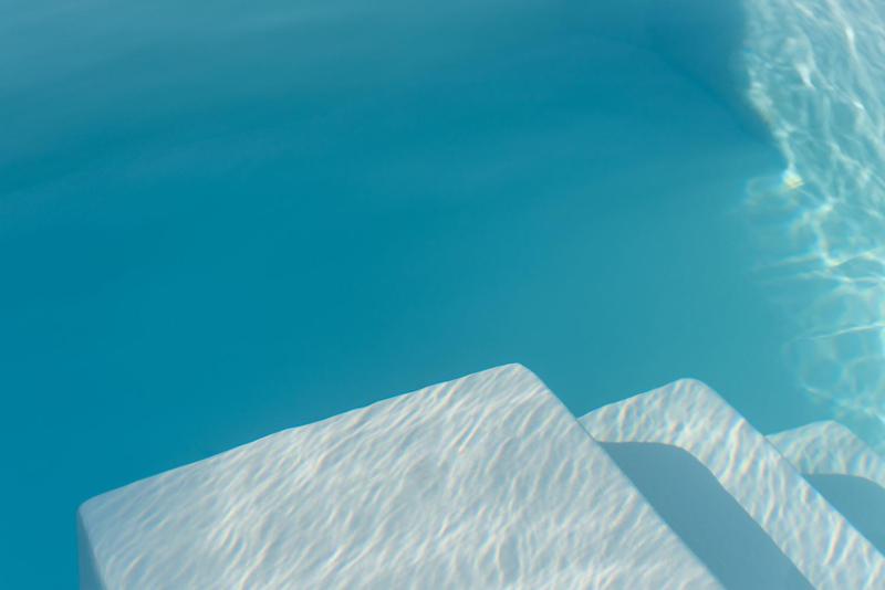 Premium Spa Suite with Outdoor Plunge Pool and Caldera View  image 3