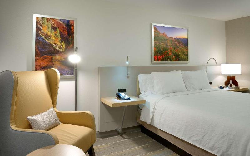 King Room image 4