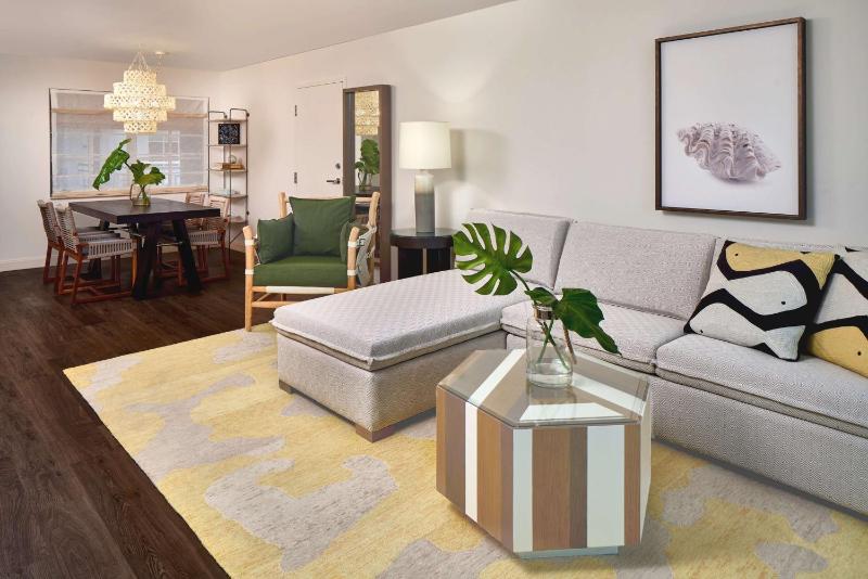 Premium King Room - Waterfront image 1