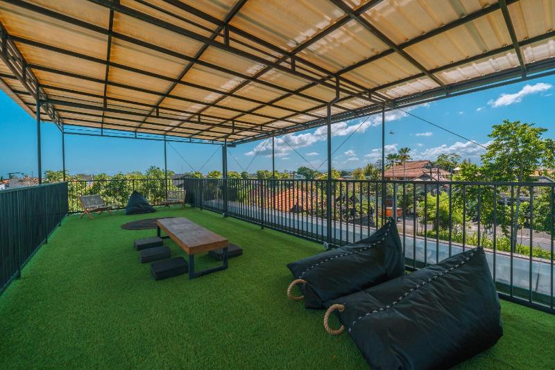 Villa Konkrete - 3BR - Tropical Hideaway Rooftop 15mins to The Beach - image 35