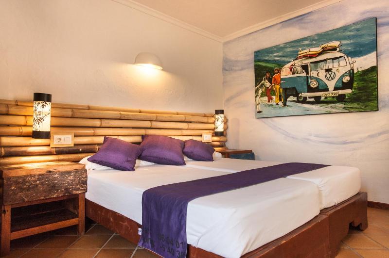 Quadruple Room image 2