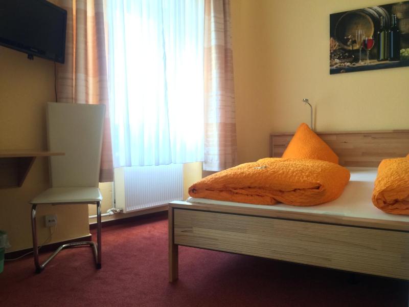 Small Double Room image 1
