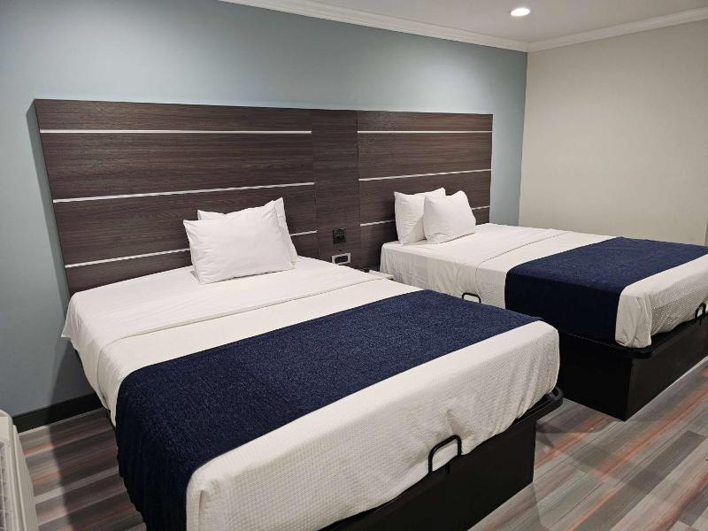 Double Room with Two Double Beds - Non-Smoking image 1