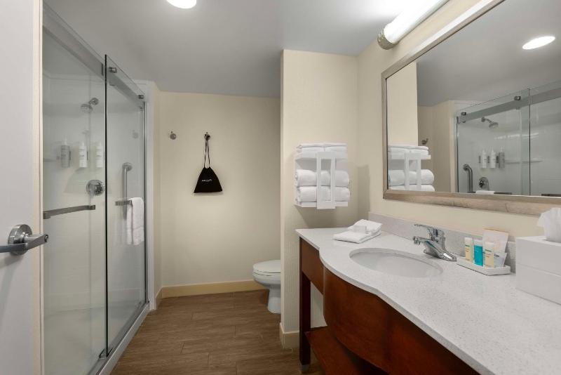 King Room with King Bed - Non-Smoking image 2