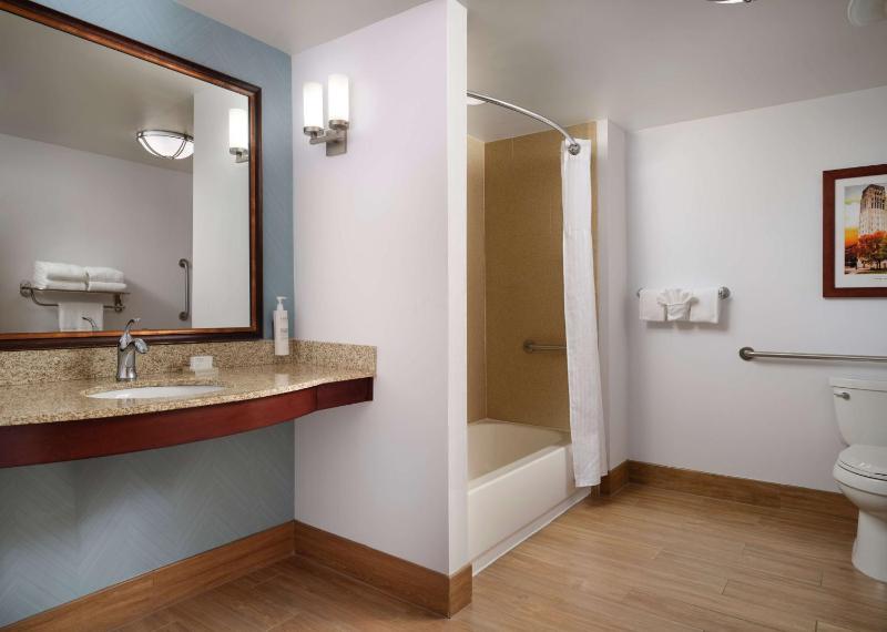 King Room - Disability Access with Tub image 2