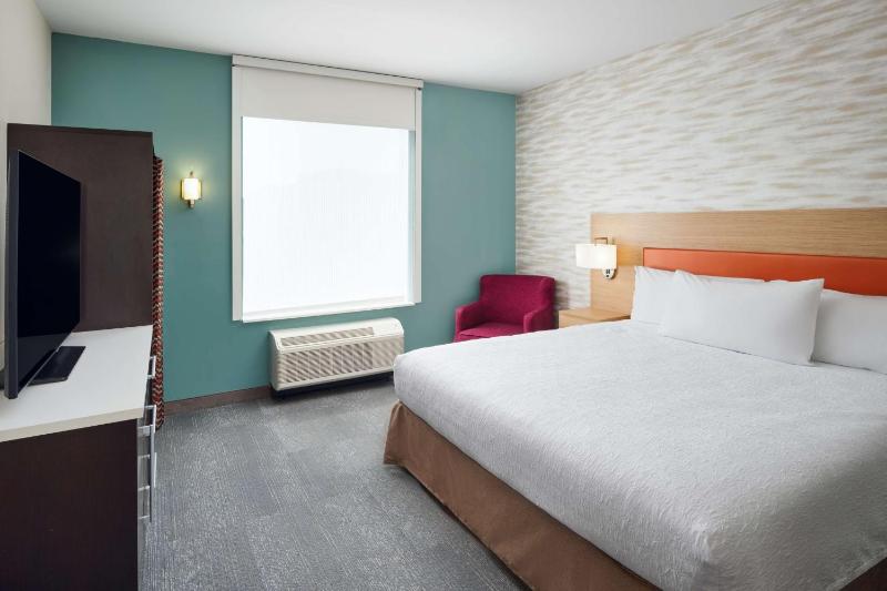 King Suite with Roll-In Shower - Mobility Accessible  image 4