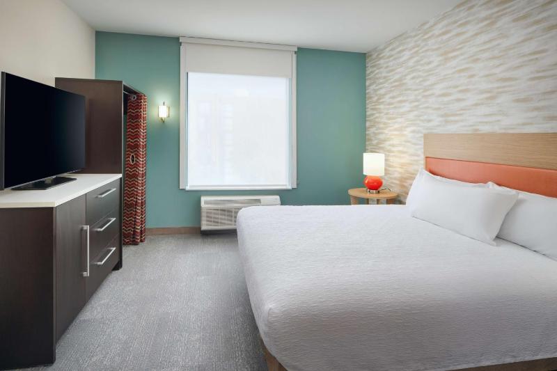 One-Bedroom King Suite image 4