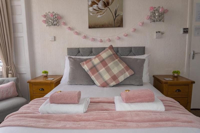 Seacrest Guest House - image 33
