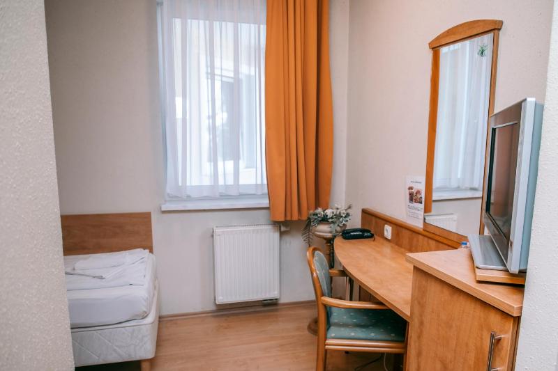 Standard Single Room image 1