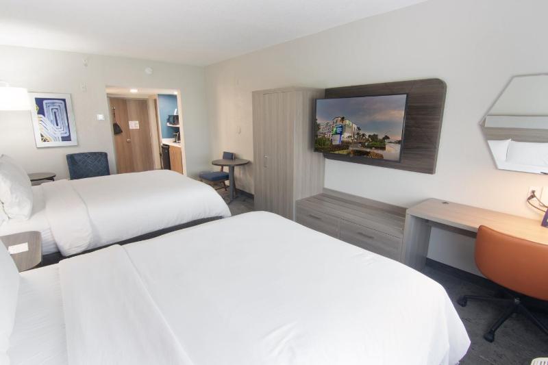 Standard Room image 2