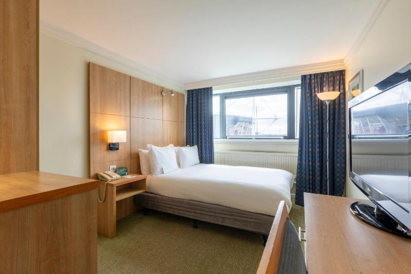 Standard Double Room - Non-Smoking image 3