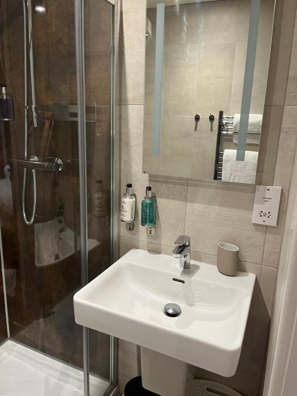 Double or Twin Room with Shower image 4