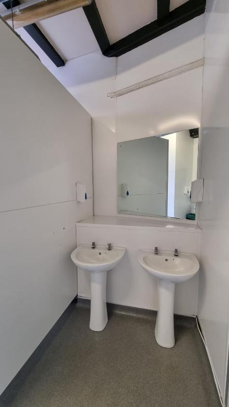 Bed in 8-Bed Mixed Dormitory Room External Shared Bathroom image 1