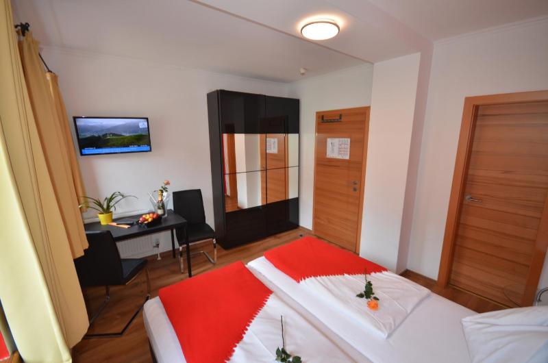 Standard Double Room image 4