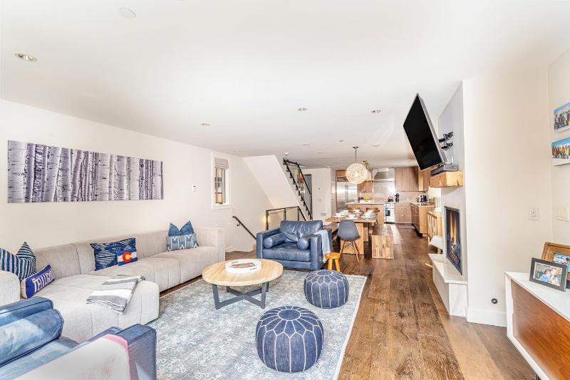 330 W Pacific B townhouse - image 6