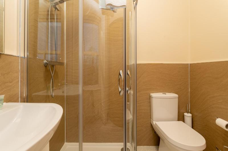 Traditional Double Room image 2
