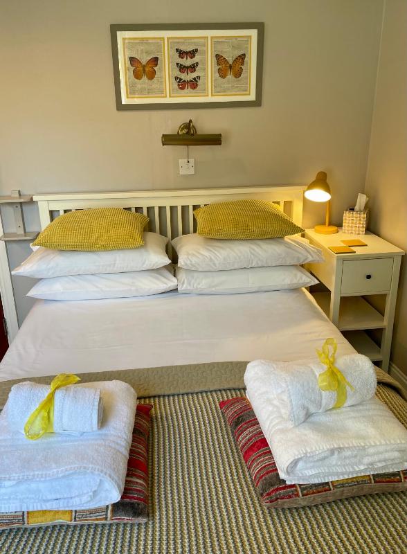 Deluxe Double Room with Bath image 4
