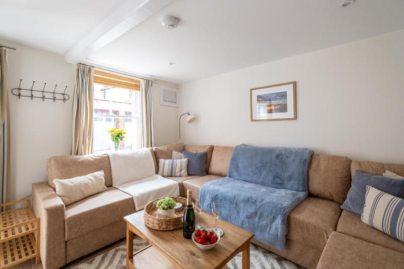 Avocet Cottage - image 32