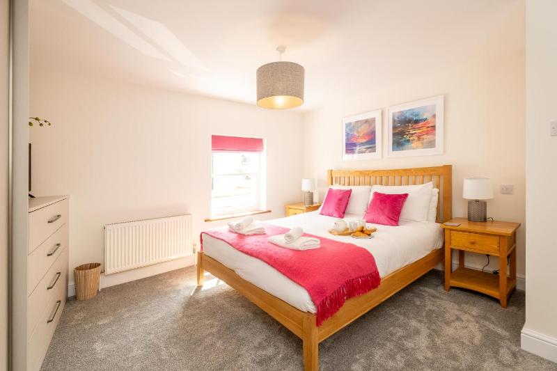 Avocet Cottage - image 9