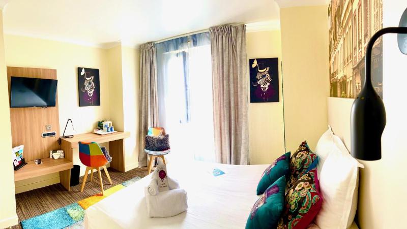 One Single Bed image 4