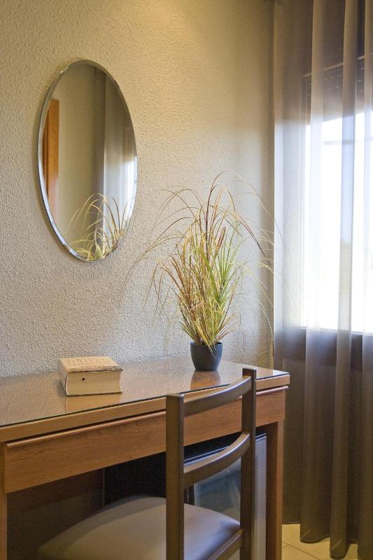 Double Room image 4