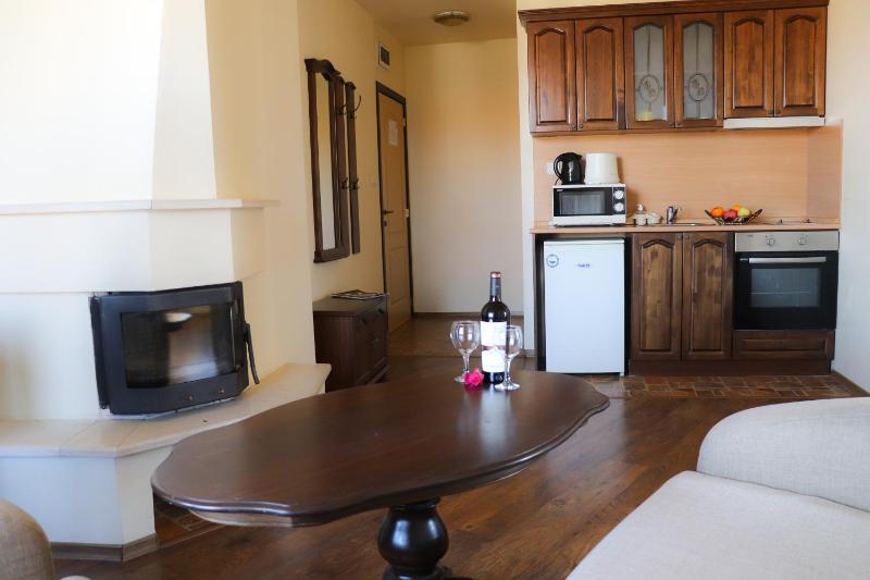 One-Bedroom Apartment image 2