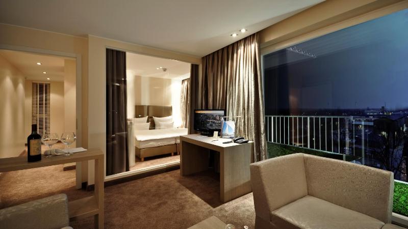 Panorama Suite with Balcony 