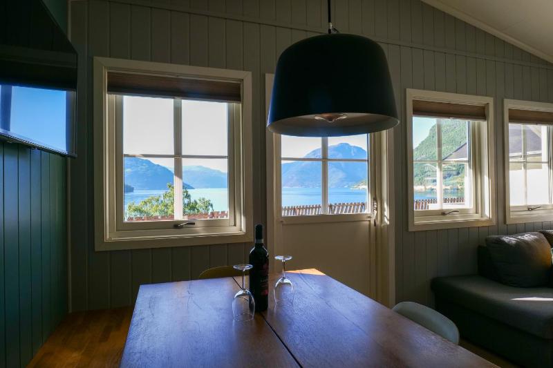 Deluxe Bungalow with Sea View image 3