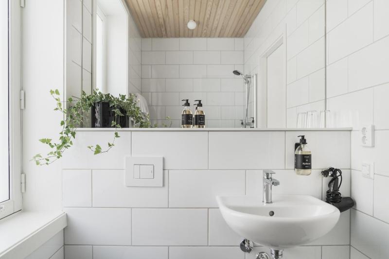 Standard Single Room image 3