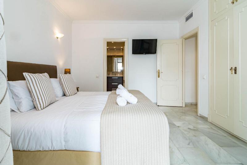 Stunning 2 bedroom Residence in Aldea Blanca - image 14