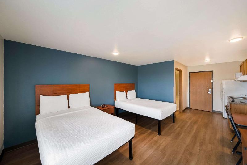 Standard Room with Two Double Beds - Non-Smoking image 4