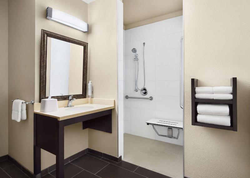 King Suite with Roll-In Shower and Mountain View - Accessible image 2