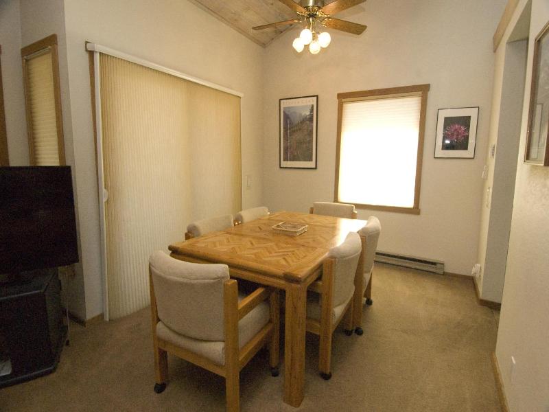 One-Bedroom Apartment image 4