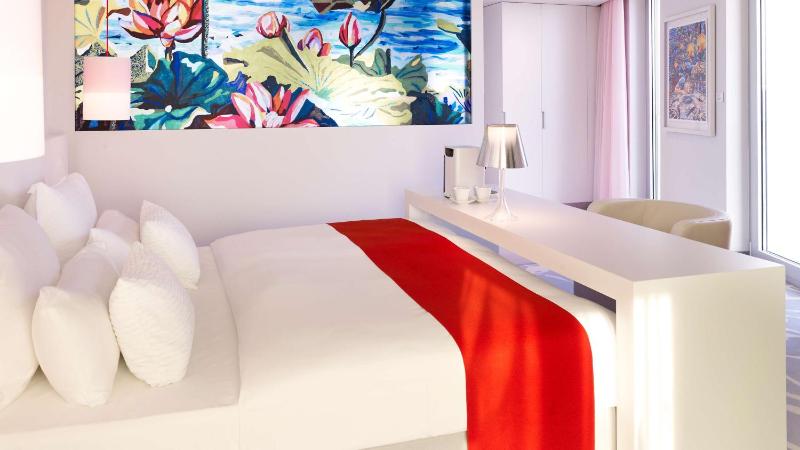 Art Double Room - XL image 1