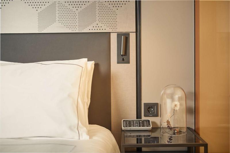 Superior Queen Room image 4