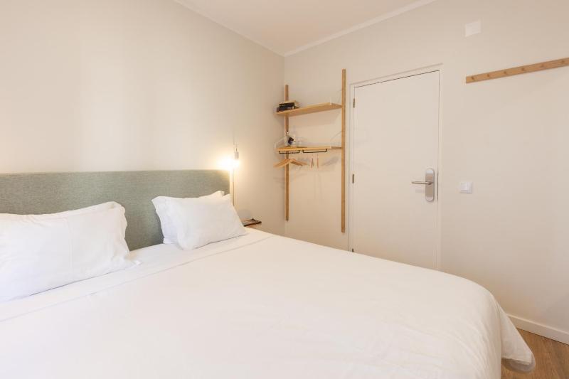 Double or Twin Room image 4