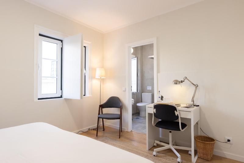 Standard Twin or Double Room image 4