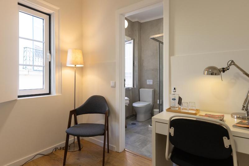 Standard Twin or Double Room image 3