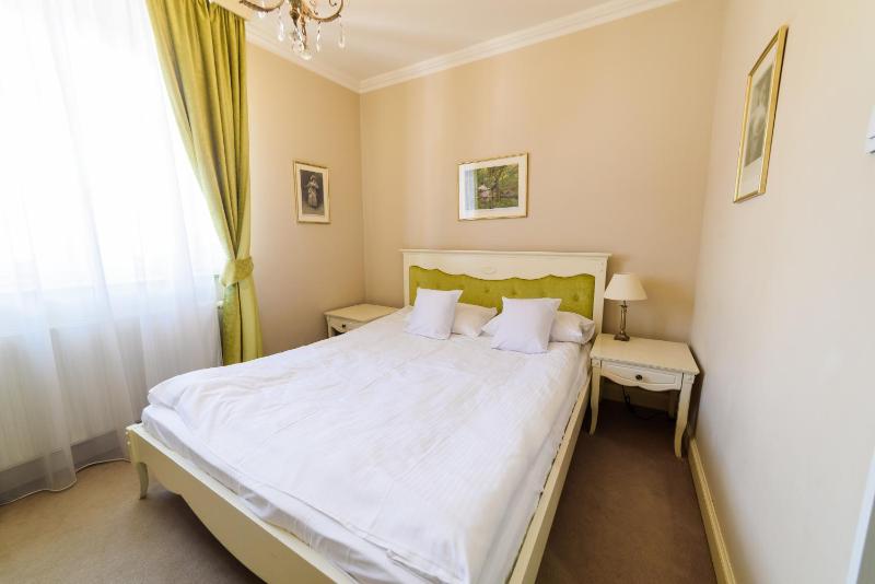 Budget Double Room image 4