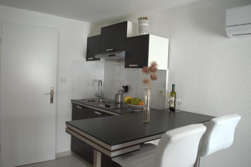 Studio Apartment image 1