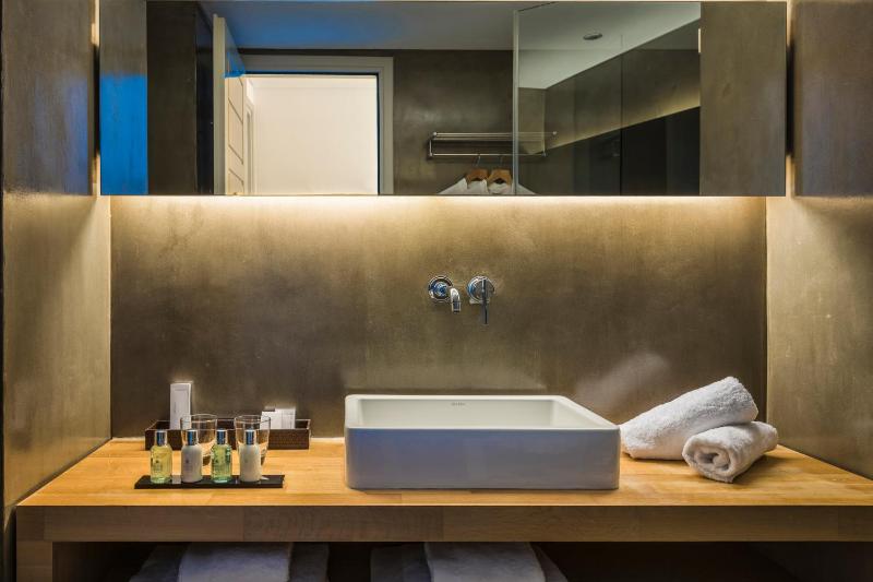 2- Bedroom Deluxe Room with Plunge Pool image 1