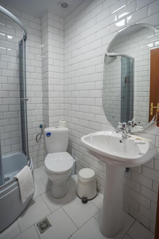 Family Suite with Balcony image 3