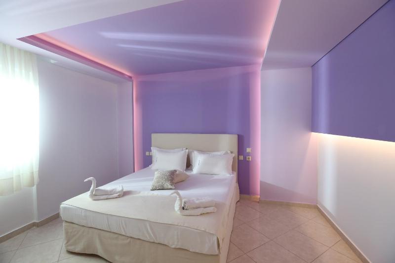Quadruple Room image 3